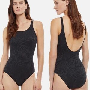 Gottex African Escape Zebra Print Textured One Piece Black Swimsuit 6 NWT $138